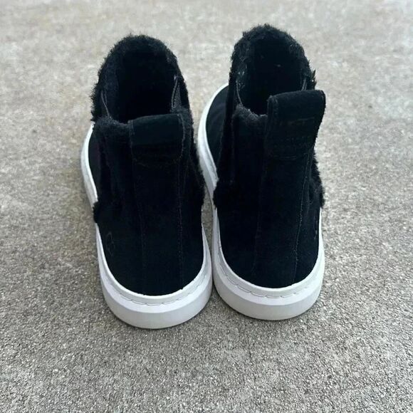 Ugg Alameda Chelsea Black Sneaker Boot Women’s Size 6 - Picture 5 of 11
